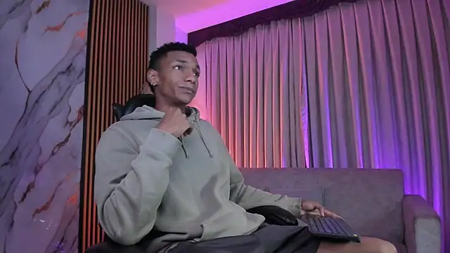 JulienSaint online show from January 16, 10:08 am