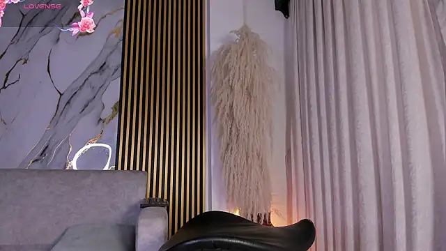 JulienSaint online show from March 4, 12:22 pm