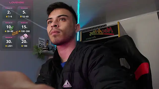 Snapshot of Bastian_MCcormick chatting on November 30, 11:14 am Bastian MCcormick online show from November 30, 11:14 am