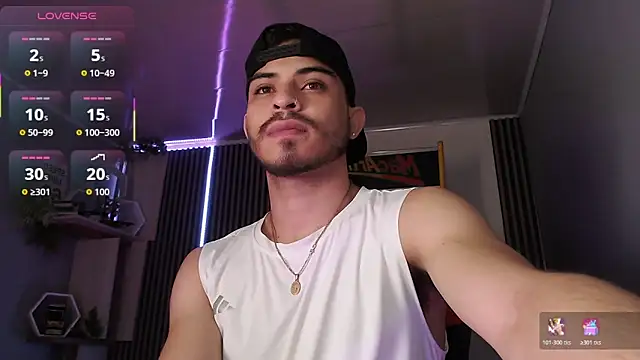 Snapshot of Bastian_MCcormick chatting on December 19, 12:23 pm Bastian MCcormick online show from December 19, 12:23 pm