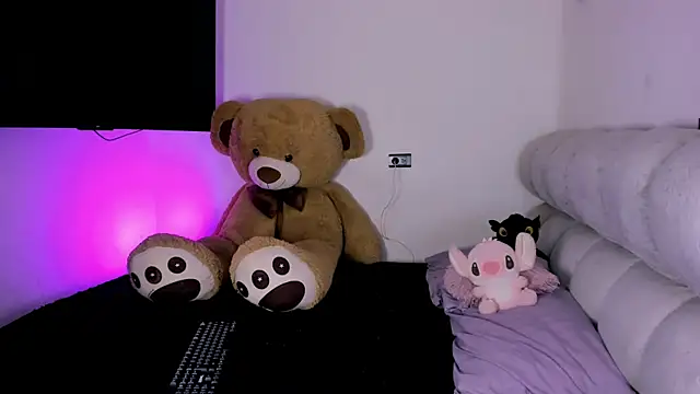 fhalon foxxxys  online show from May 28, 11:40 am