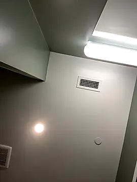 Yinigi online show from October 26, 1:39 pm