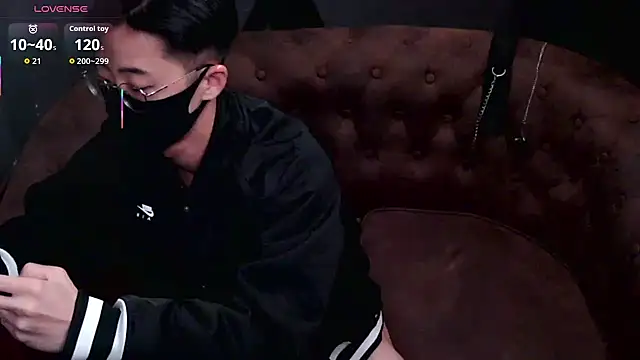 Snapshot of asiantwinkz chatting on November 22, 11:42 am asiantwinkz online show from November 22, 11:42 am