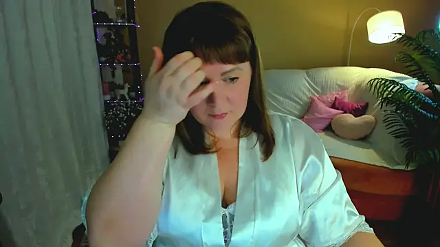 CrystaalStaar online show from September 11, 7:25 pm