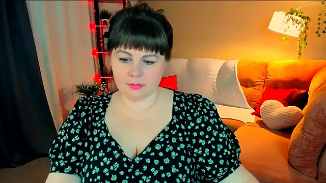 CrystaalStaar online show from May 5, 7:11 pm