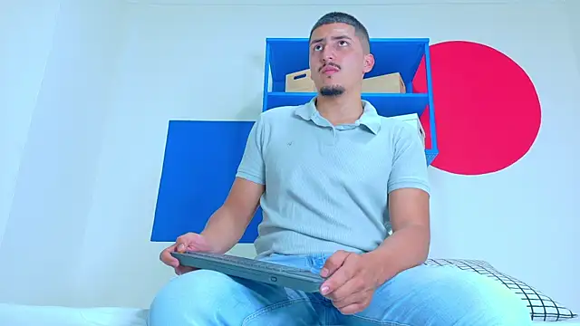 MrFox   online show from September 22, 7:27 pm