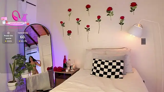 Snapshot of JannaFoxx_ chatting on October 24, 7:54 pm JannaFoxx online show from October 24, 7:54 pm