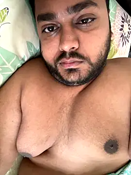 Snapshot of blrguychub chatting on November 24, 2:11 am blrguychub online show from November 24, 2:11 am