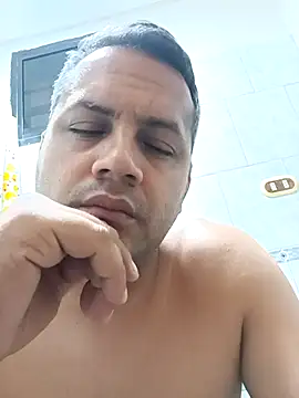 Snapshot of geimos36 chatting on October 19, 6:19 pm geimos36 online show from October 19, 6:19 pm