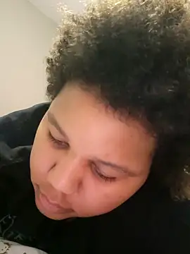 chocolate bella online show from September 24, 4:10 pm