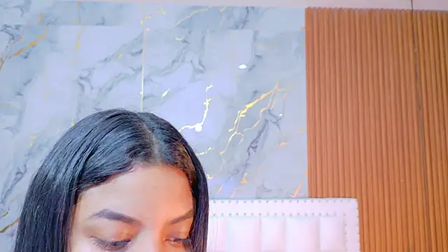 Snapshot of curvybrunnett chatting on November 9, 11:41 am curvybrunnett online show from November 9, 11:41 am