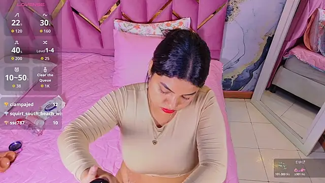 Snapshot of curvybrunnett chatting on November 29, 2:58 am curvybrunnett online show from November 29, 2:58 am