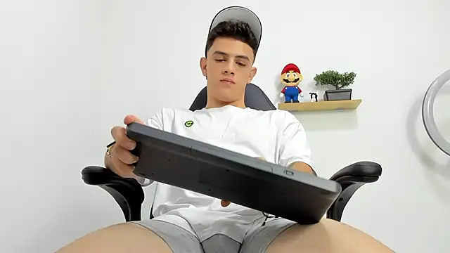 Snapshot of Mikecooper chatting on September 24, 2:04 am Mikecooper online show from September 24, 2:04 am