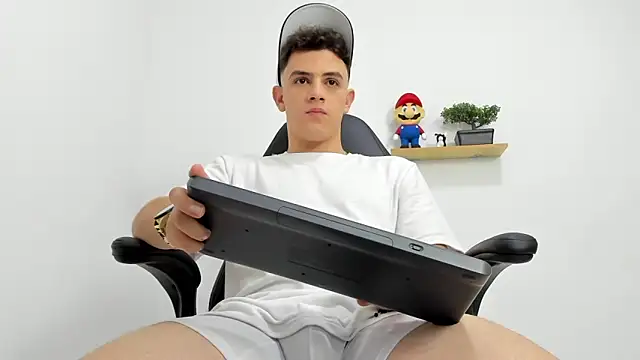 Snapshot of Mikecooper chatting on September 27, 9:53 pm Mikecooper online show from September 27, 9:53 pm