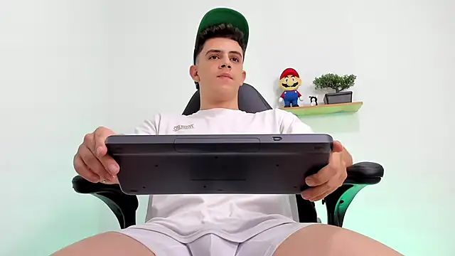 Snapshot of Mikecooper chatting on November 5, 3:06 am Mikecooper online show from November 5, 3:06 am