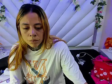 Snapshot of Sofii_Anal_ chatting on September 23, 2:36 am Sofii Anal online show from September 23, 2:36 am