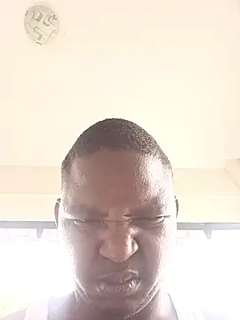 Snapshot of Thabo1004 chatting on September 29, 8:52 am Thabo1004 online show from September 29, 8:52 am