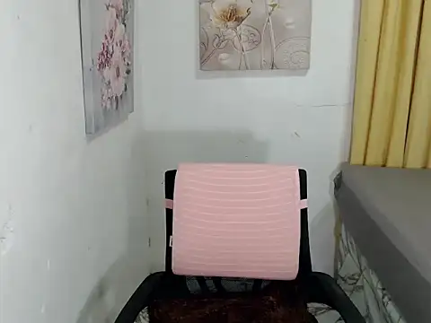 Snapshot of fuckerfriendsxx chatting on October 21, 11:44 am fuckerfriendsxx online show from October 21, 11:44 am