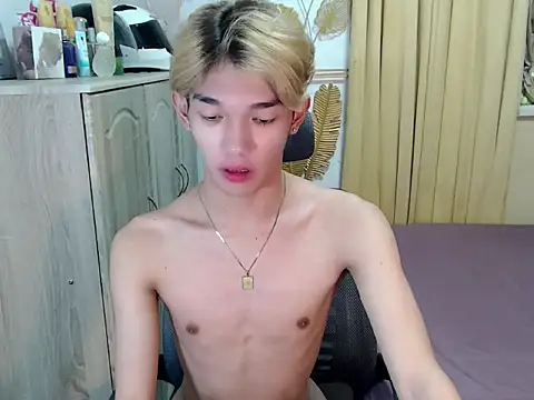 fuckerfriendsxx online show from June 27, 11:15 am
