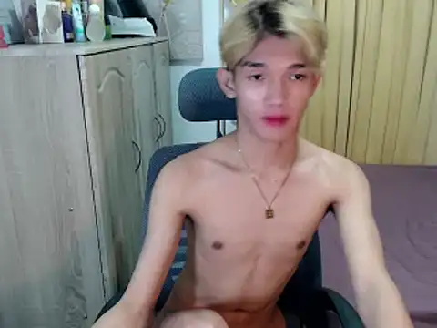 fuckerfriendsxx online show from June 27, 12:22 pm