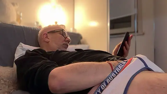 Eatnycum online show from March 26, 9:09 pm