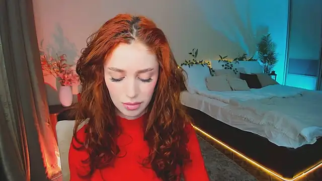 ChristinaConteeree online show from November 10, 1:43 pm