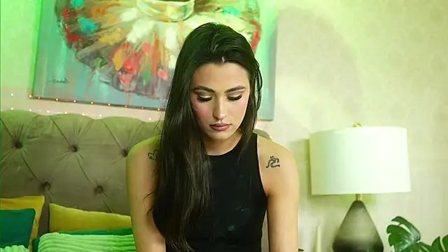 Pretty Lia  online show from December 13, 8:25 pm