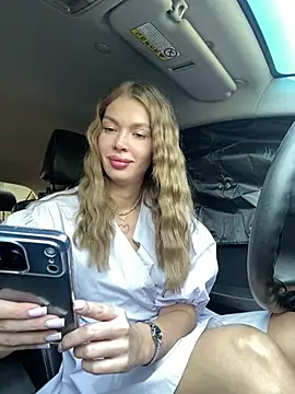 Snapshot of miss_veroNika chatting on August 2, 3:05 am miss veroNika online show from August 2, 3:05 am