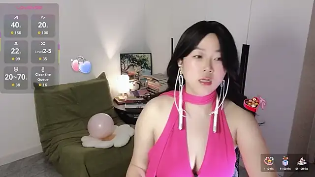 Snapshot of Emmaq996 chatting on September 11, 5:40 am Emmaq996 online show from September 11, 5:40 am