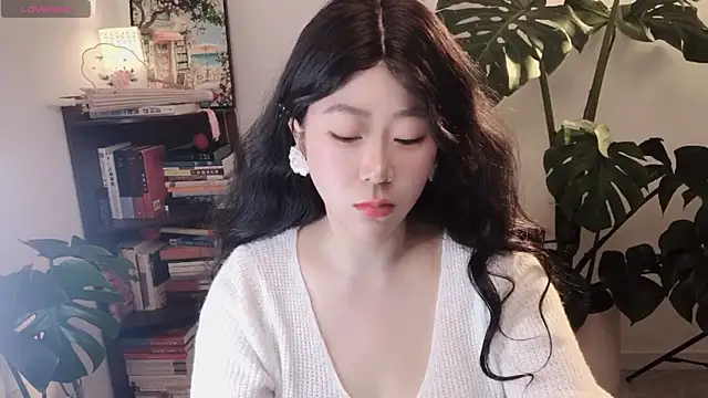 Emmaq996 online show from February 11, 1:43 am