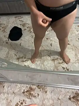 yellova online show from February 5, 6:34 pm