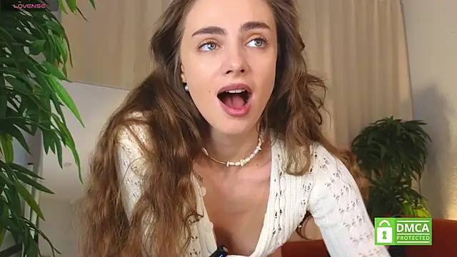 AliciaMellow online show from September 30, 3:33 am