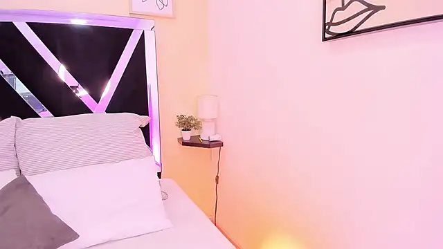 Snapshot of salem_sp chatting on October 24, 11:39 am salem sp online show from October 24, 11:39 am