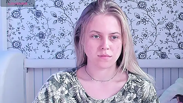 Snapshot of AngelAnty chatting on June 28, 1:39 pm AngelAnty online show from June 28, 1:39 pm