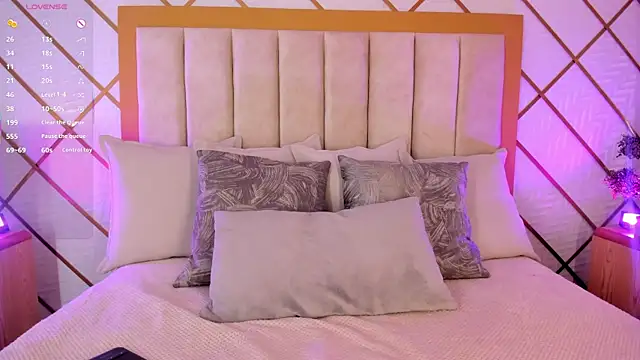 GretaVelvet online show from November 20, 7:35 pm