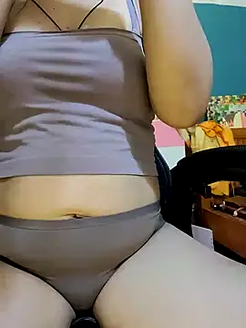 Snapshot of Bee_sweet chatting on October 27, 3:38 pm Bee sweet online show from October 27, 3:38 pm