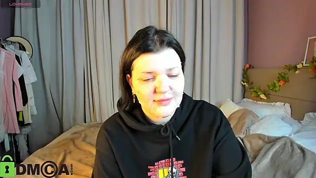 Snapshot of Michele_Greenn chatting on October 12, 1:15 am Michele Greenn online show from October 12, 1:15 am