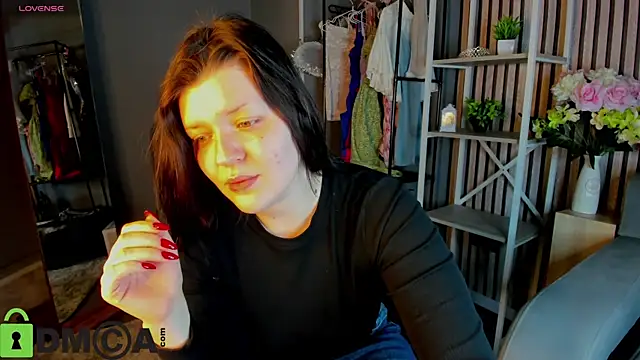 Snapshot of Michele_Greenn chatting on December 15, 12:59 am Michele Greenn online show from December 15, 12:59 am