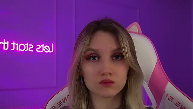 StacyEvances online show from March 1, 6:32 pm