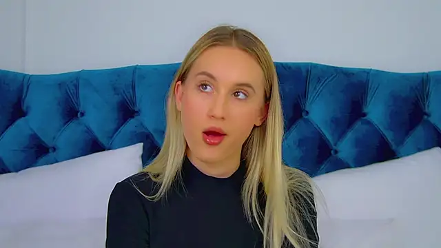 Snapshot of VictoriaHopsons chatting on October 3, 6:38 pm VictoriaHopsons online show from October 3, 6:38 pm