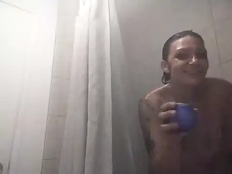 Snapshot of SparklesB1tch chatting on October 21, 4:13 am SparklesB1tch online show from October 21, 4:13 am