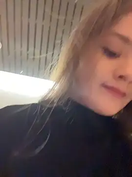 KittyQueeny online show from October 4, 2:15 pm