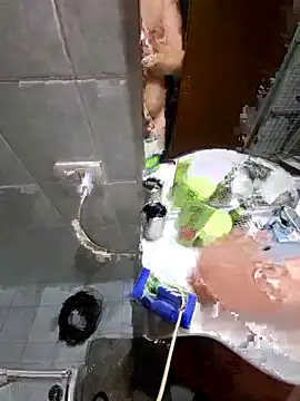 Snapshot of giova17cm chatting on October 26, 8:48 pm giova17cm online show from October 26, 8:48 pm