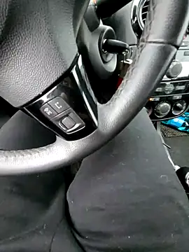 Snapshot of giova17cm chatting on October 31, 3:02 pm giova17cm online show from October 31, 3:02 pm