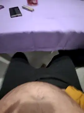 Snapshot of giova17cm chatting on January 5, 9:40 pm giova17cm online show from January 5, 9:40 pm