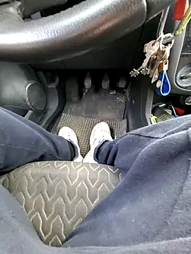 Snapshot of giova17cm chatting on February 8, 2:31 pm giova17cm online show from February 8, 2:31 pm