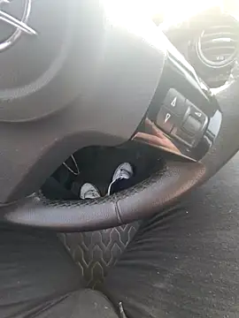 Snapshot of giova17cm chatting on March 6, 2:24 pm giova17cm online show from March 6, 2:24 pm