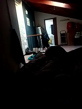 Snapshot of giova17cm chatting on March 16, 6:06 am giova17cm online show from March 16, 6:06 am