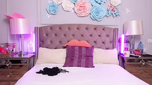 JenniferLovve online show from July 10, 4:39 am