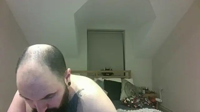 Snapshot of theBeardyViking chatting on February 21, 5:30 am theBeardyViking online show from February 21, 5:30 am